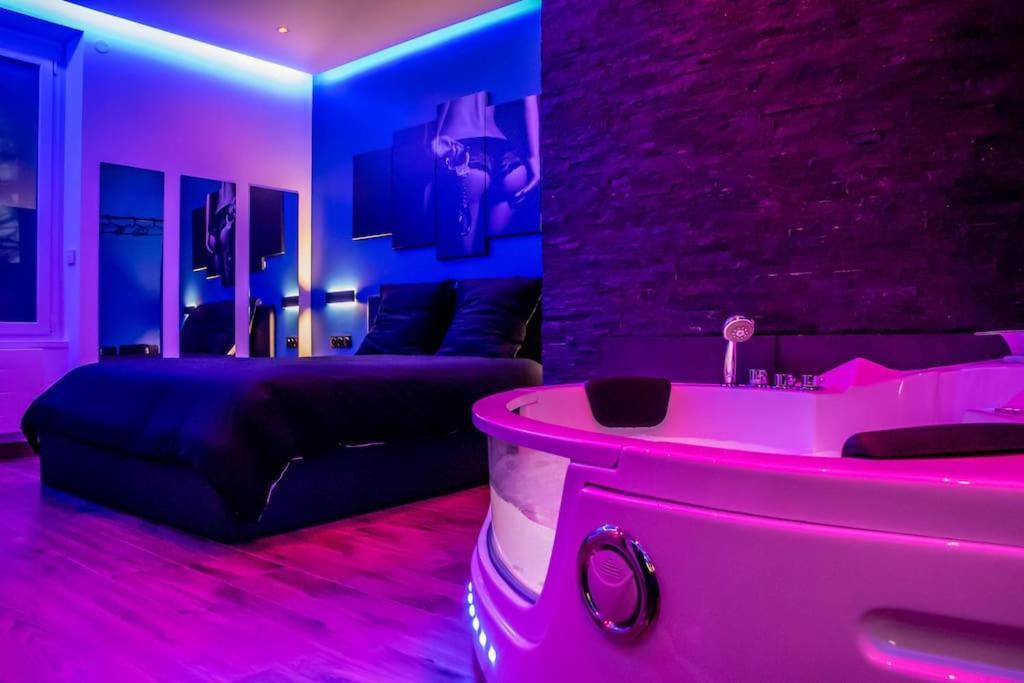 شقة Blue Night - Jacuzzi - Bord De Seine كورباي إيسون المظهر الخارجي الصورة